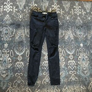 Black ripped skinny jeans